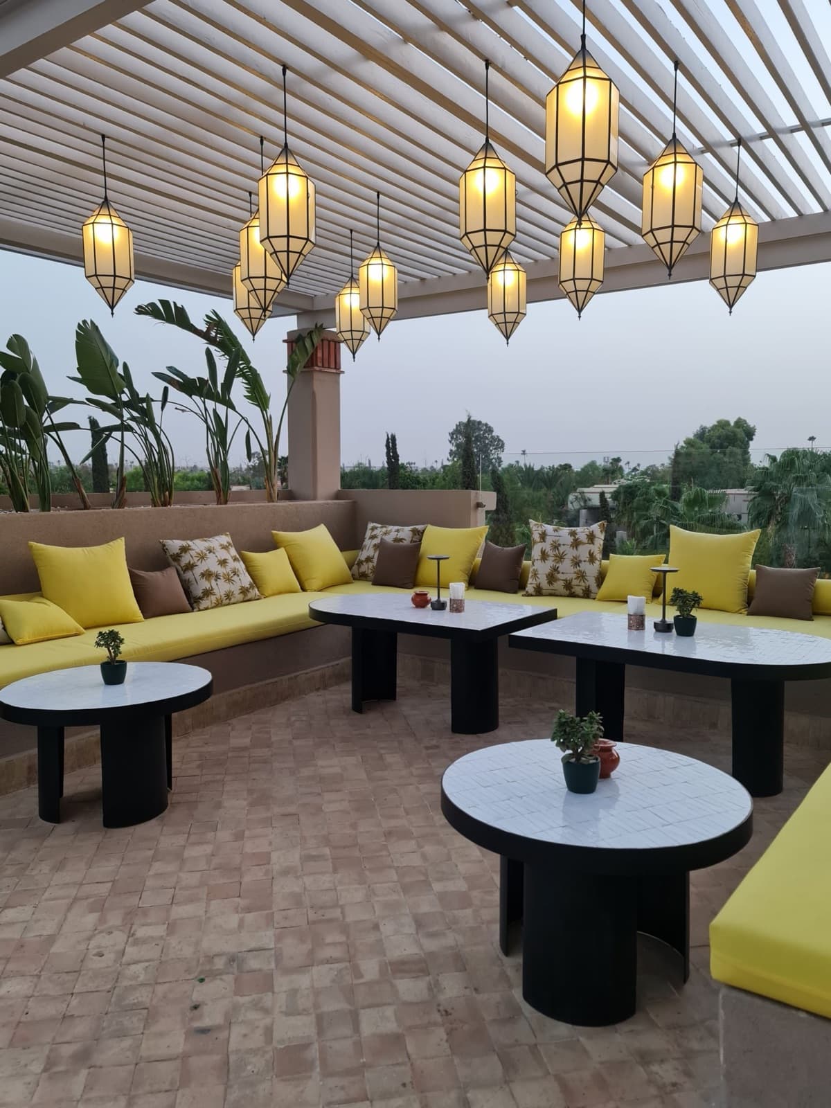 Zest Rooftop Bar